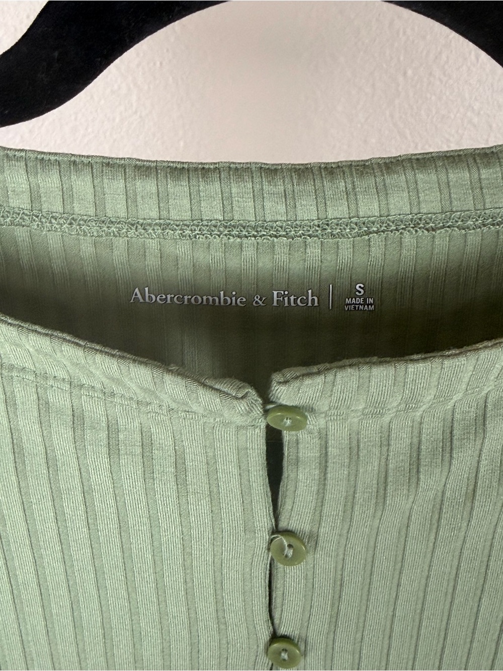 Abercrombie & Fitch Sage Green Ribbed Button-Back Tank - Picture 4 of 4